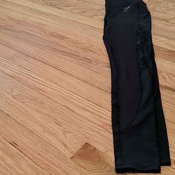 • GymShark Leggings • - Picture 5 of 7